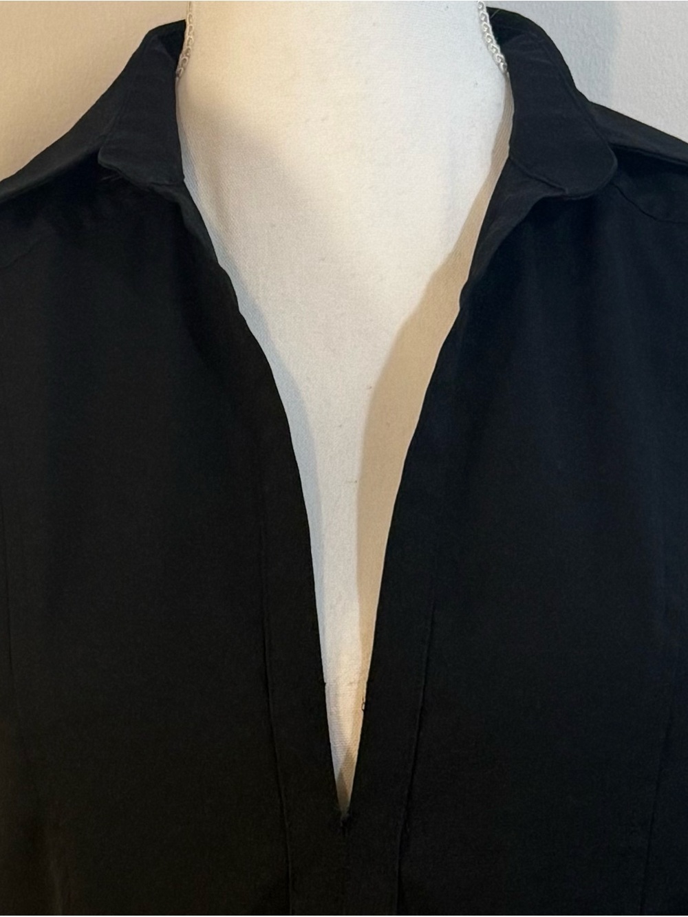 Express Stretch Black Sleeveless Split Neck Top Women’s Size 6 Career Office Top - Picture 7 of 9